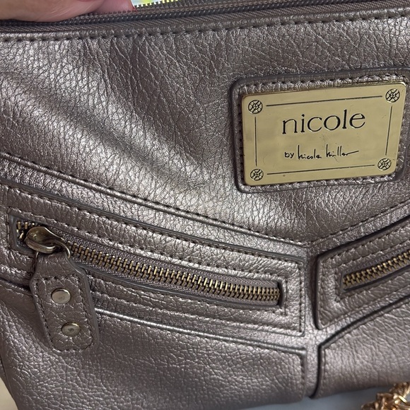 Nicole Miller crossbody/clutch bag.  Gold chain is removable - Picture 7 of 8